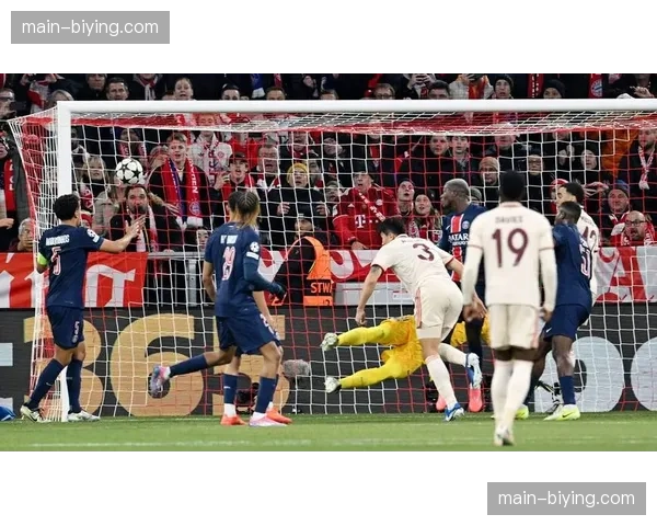 拜仁统治力依旧但防线隐忧：3-2险胜法兰克福暴露的防守问题