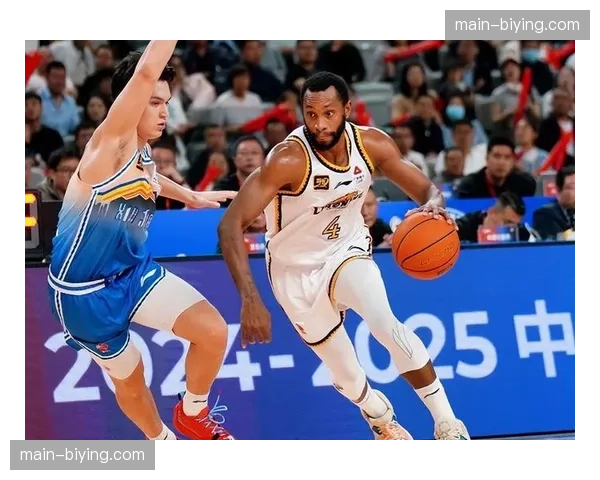 评论:体能瓶颈显现,高强度防守体系对CBA球队续航能力提出新考 评论:体能瓶颈显现,高强度防守体系对CBA球队续航能力提出新考